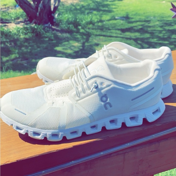 On clouds & Hoka size 10. - Picture 2 of 10